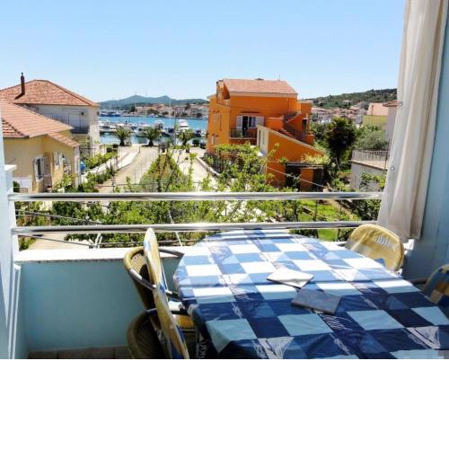 Apartment in Kukljica with sea view, terrace, air conditioning, Wi-Fi (4567-2)