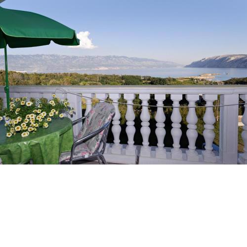 Apartment in Lopar with sea view, balcony, air conditioning, WiFi (4855-1)