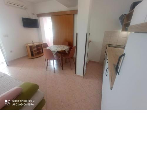 Apartment in Lopar with sea view, terrace, air conditioning, Wi-Fi (4618-3)
