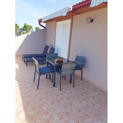 Apartment in Mundanije with balcony, air conditioning, WiFi (4912-1)