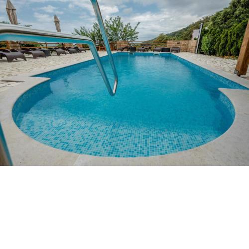 Apartment in Mundanije with Seaview, Terrace, Air condition, WIFI (3748-2)