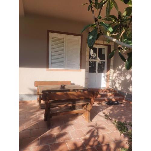 Apartment in Mundanije with terrace, air conditioning, WiFi (4912-2)