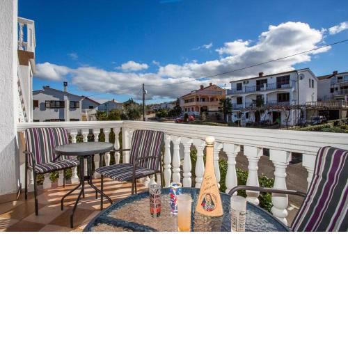 Apartment in Njivice with sea view, balcony, air conditioning, WiFi 4687-1
