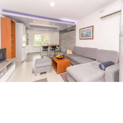 Apartment in Njivice/Insel Krk 34812