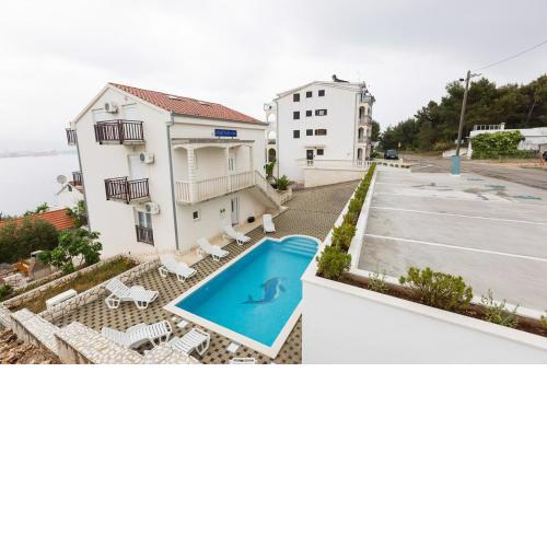 Apartment in Okrug Donji with sea view, balcony, air conditioning, WiFi 5166-4