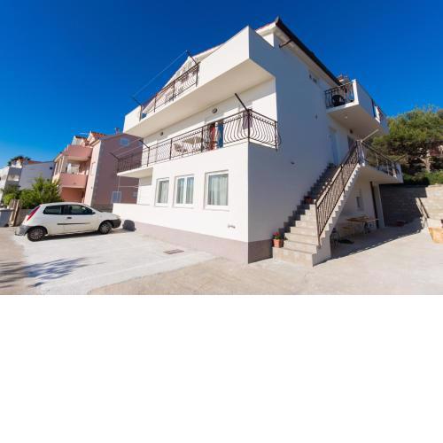 Apartment in Okrug Gornji 34370