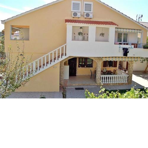 Apartment in Privlaka with Terrace, Air conditioning, WIFI, Washing machine (4839-2)