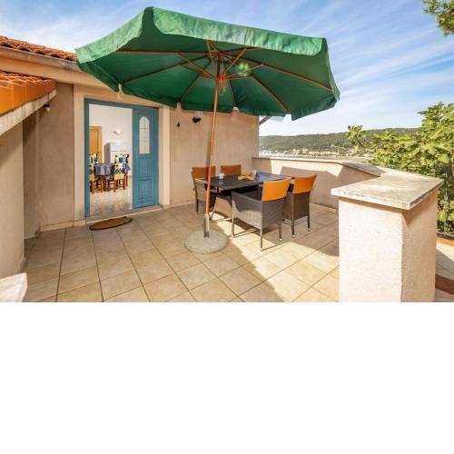 Apartment in Supetarska Draga with sea view, balcony, air conditioning, WiFi 3321-4