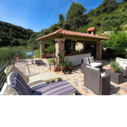 Apartment in Supetarska Draga with sea view, balcony, air conditioning, WiFi (4861-1)