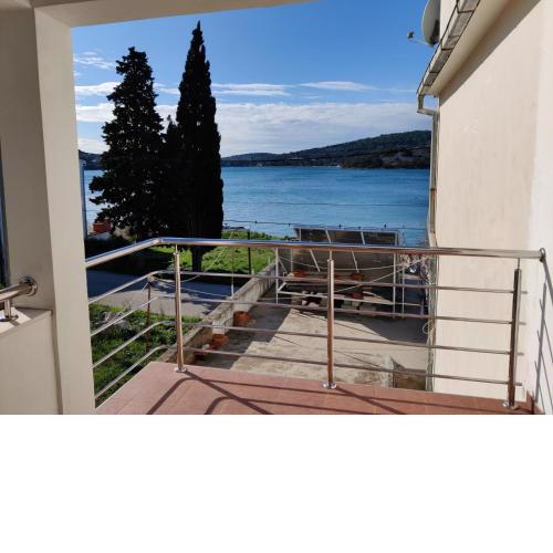 Apartment in Tisno with sea view, balcony, air conditioning, WiFi (4874-2)