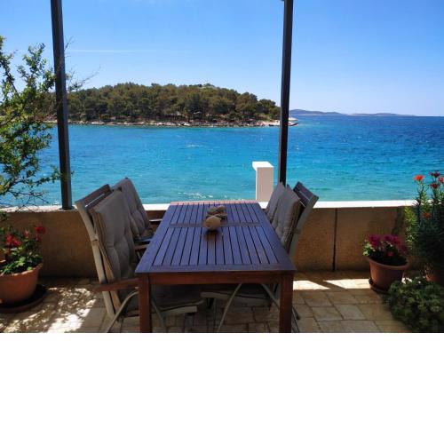 Apartment in Tribunj with sea view, terrace, air conditioning, WiFi 3348-2