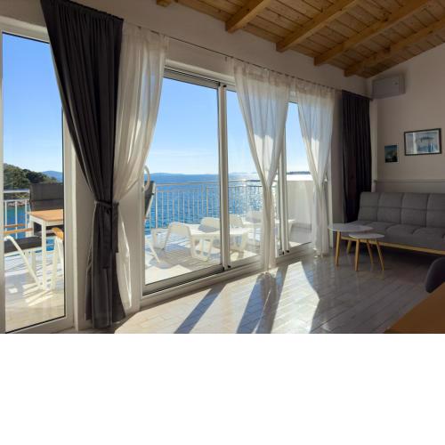 Apartment in Tribunj with sea view, terrace, air conditioning, WiFi 68-2