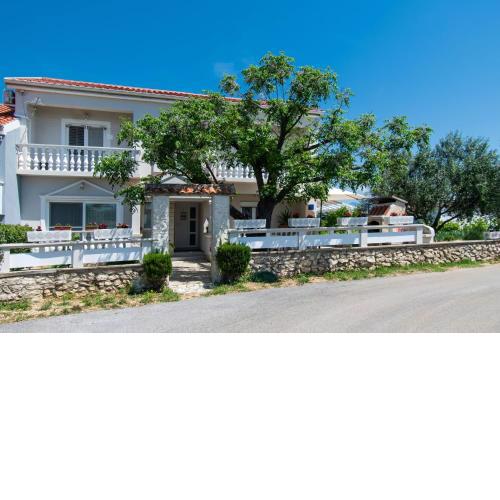 Apartment Ivan Vrsi