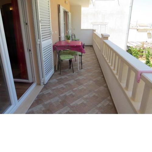 Apartment Jakir - with terrace