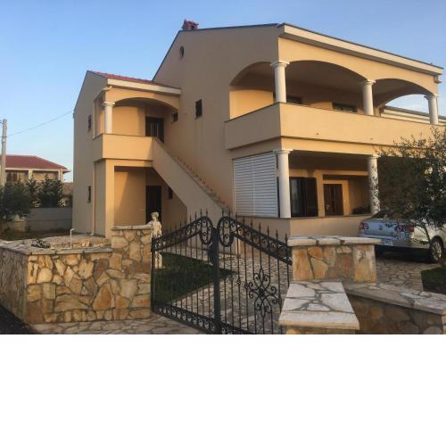 Apartment Lara Privlaka