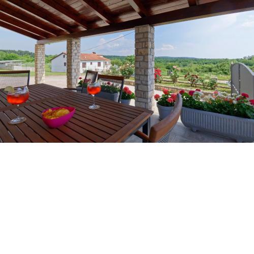 Apartment Larissa by Rent Istria