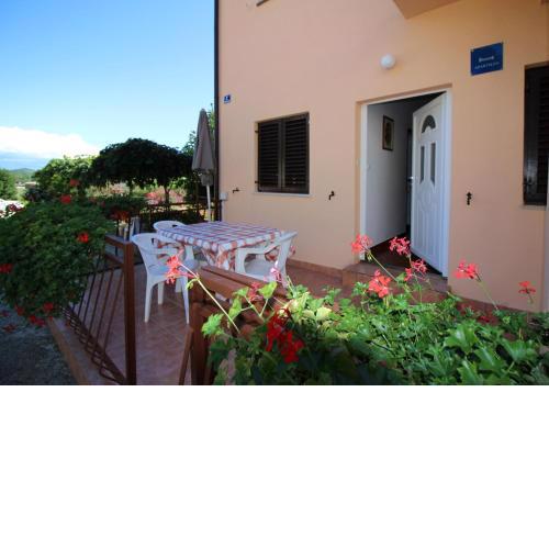 Apartment Liliana near beach