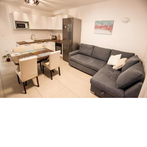 Apartment Little Violet - Balcony & Free Parking