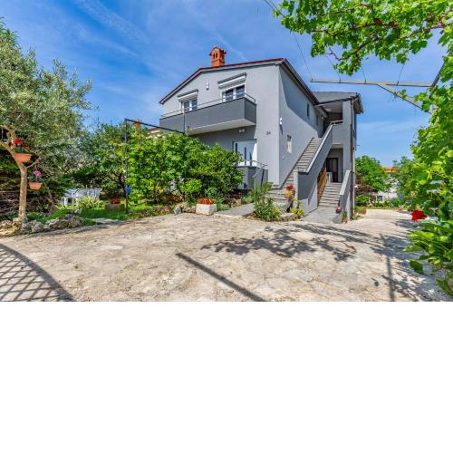 Apartment Lorencin Milka