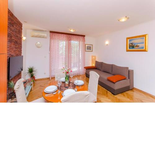 Apartment Lucija