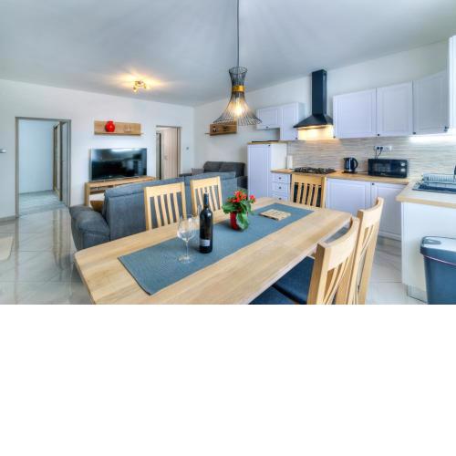 Apartment Luka