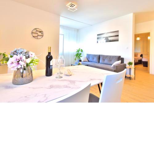 Apartment MAIA