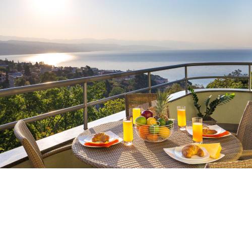 Apartment Maja Opatija with Free Private Parking and Lovely Sea View Terrace