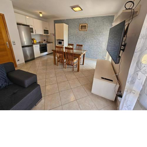 Apartment MAJA Podstrana-Split