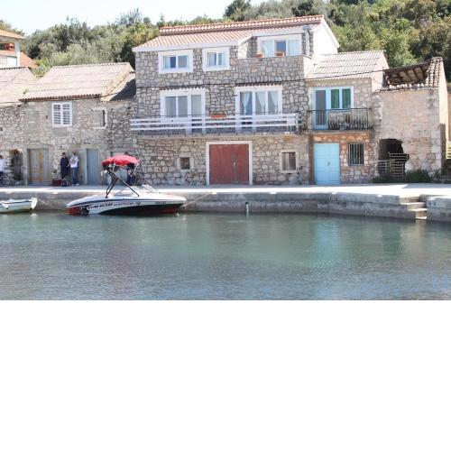 Apartment Mali Iz 6163a