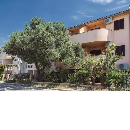 Apartment Malvazija