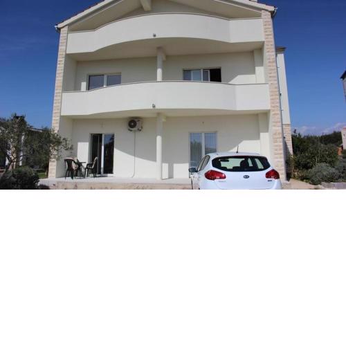 Apartment Maras