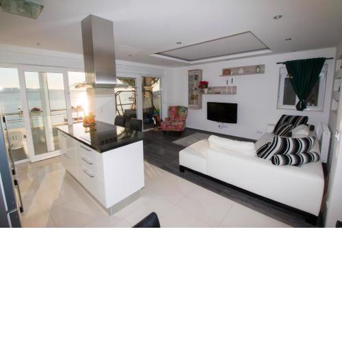 Apartment Mate