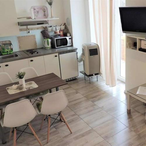Apartment Megy with balcony in city center