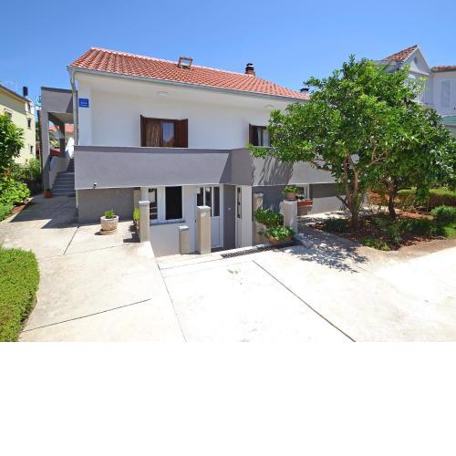 Apartment Mičić by Interhome