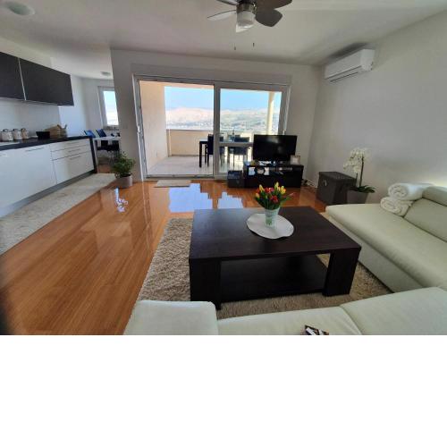 Apartment Moon Island