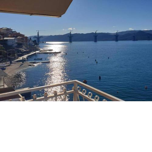 Apartment Mustapic - Perfect view, first row, possibility of fishing