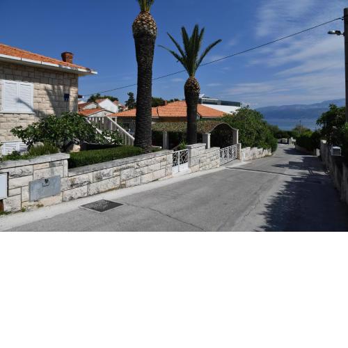 Apartment near sea