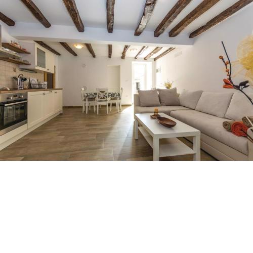 Apartment Nena- apartman sa posebnim ulazom u prizemlju, terasom i zelenom okućnicom