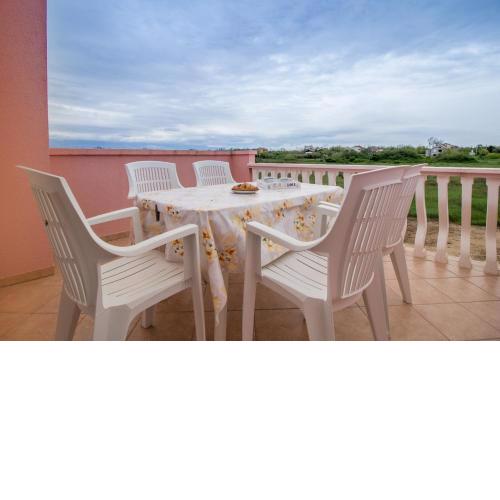 Apartment Nikol with big private garden and terrace 350 meters from the sea - by TA Leut agency