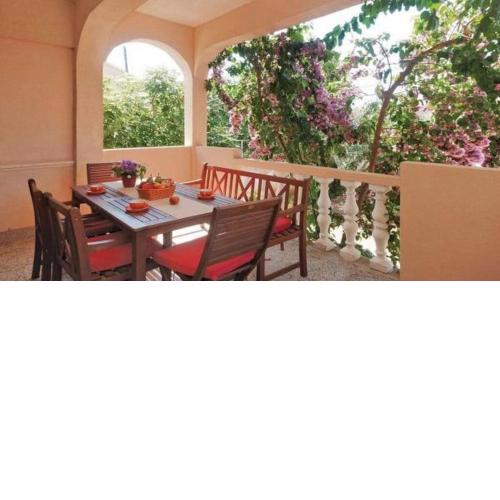 Apartment Nora near the beach