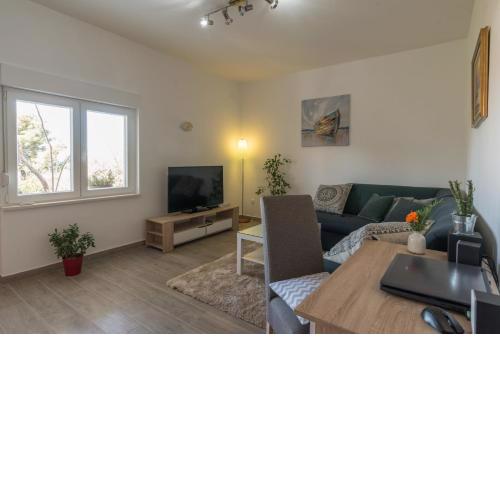 Apartment Okrug Gornji - Trogir with Sea View