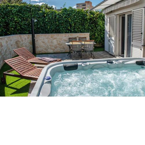 Apartment Pebbles - With Jacuzzi