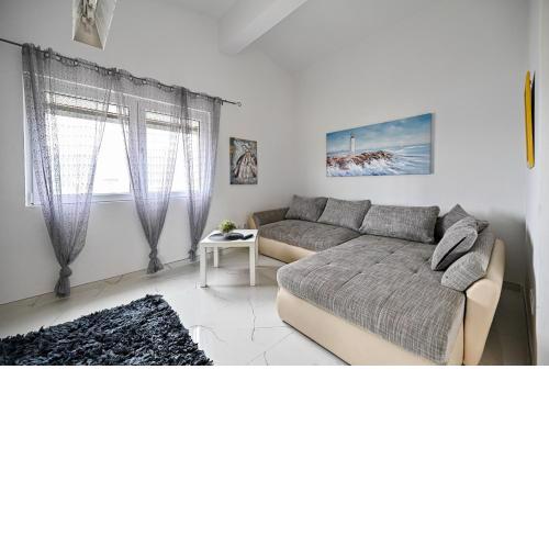 Apartment Ražanac Nikola 2