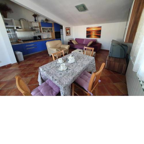 Apartment Relax for max 5 persons Funtana close to the beach