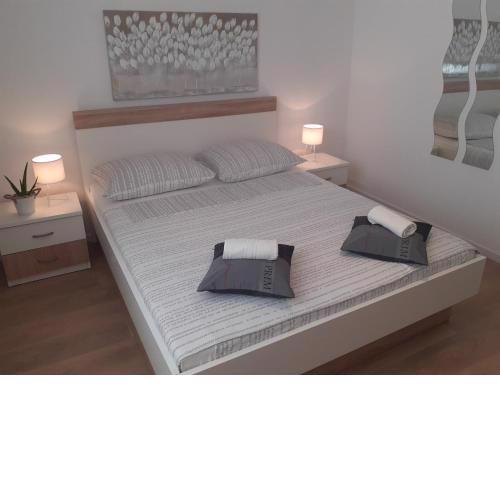 Apartment & Rooms Riva