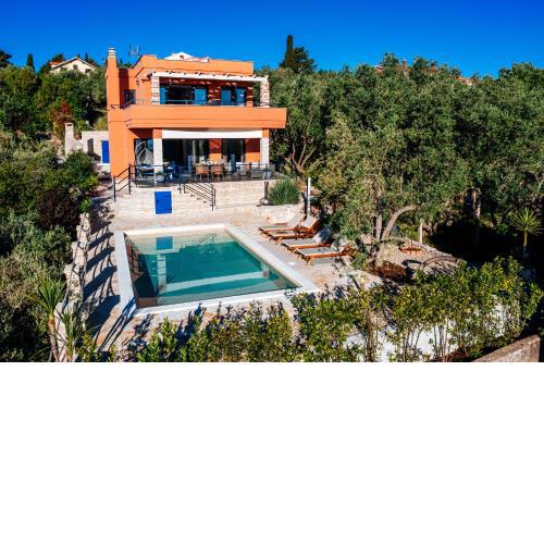 Apartment Serenity with Private Pool Near the Beach