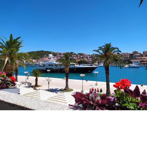 Apartment Stella old town Trogir, with balcony