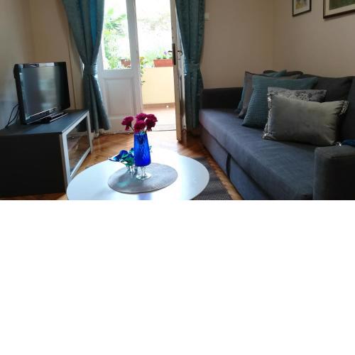 Apartment Tina (near the sea, Opatija center, free private parking)