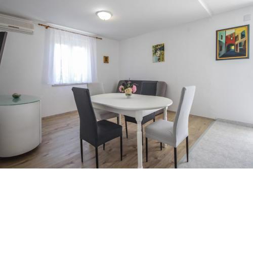 Apartment Tosca with Parking