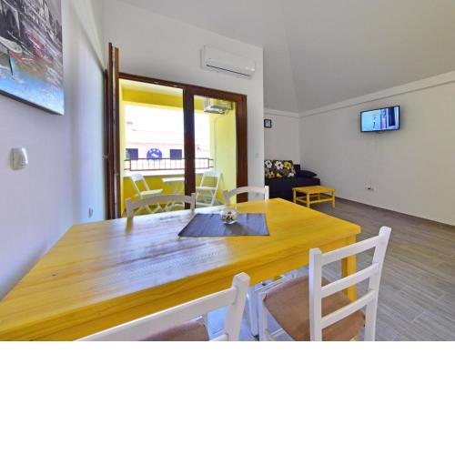 Apartment Val-5 by Interhome